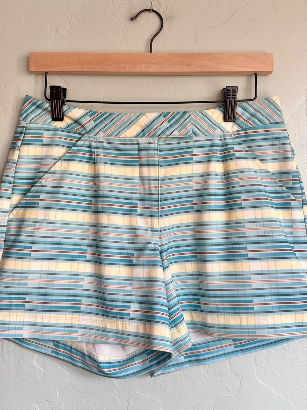 Nike Women’s Nike Golf Dri-Fit Shorts Size 4 EUC